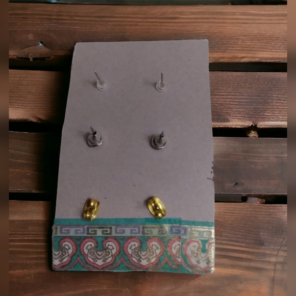 Strawberry Earring Set - Picture 6 of 6